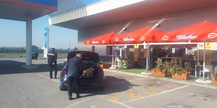 Spara agli uomini che importunavano sua moglie: un ferito a Revere