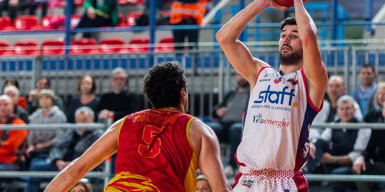 Stings, altro tonfo: e ora la questione playout si complica