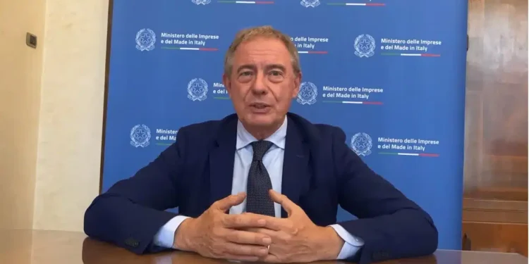 Urso lancia la proposta dei dazi ambientali: “Tutelare le aziende da concorrenza sleale”