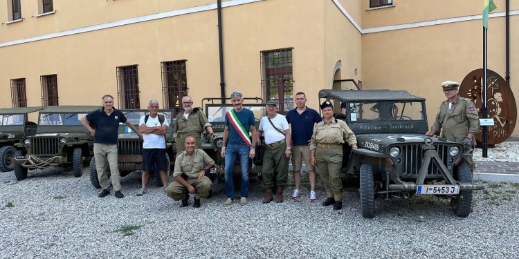 Tappa a Felonica per le jeep d’epoca dell’iniziativa “Le strade della Liberazione”